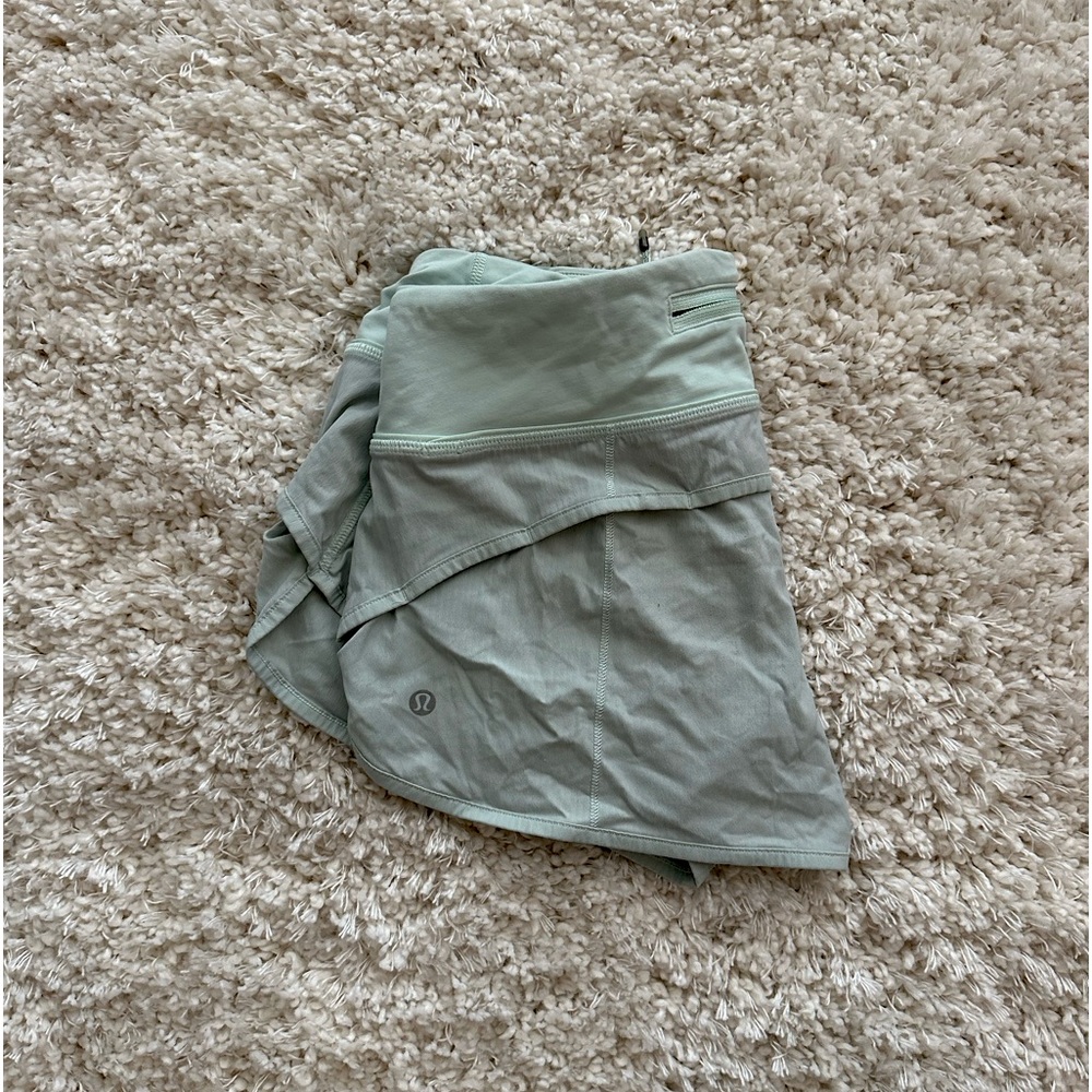 Lululemon Speed Up Low Rise Short 2.5” Size 4